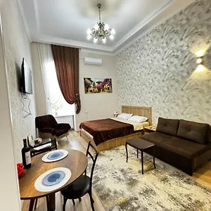 silver-rooms.alltbilisihotels.com/