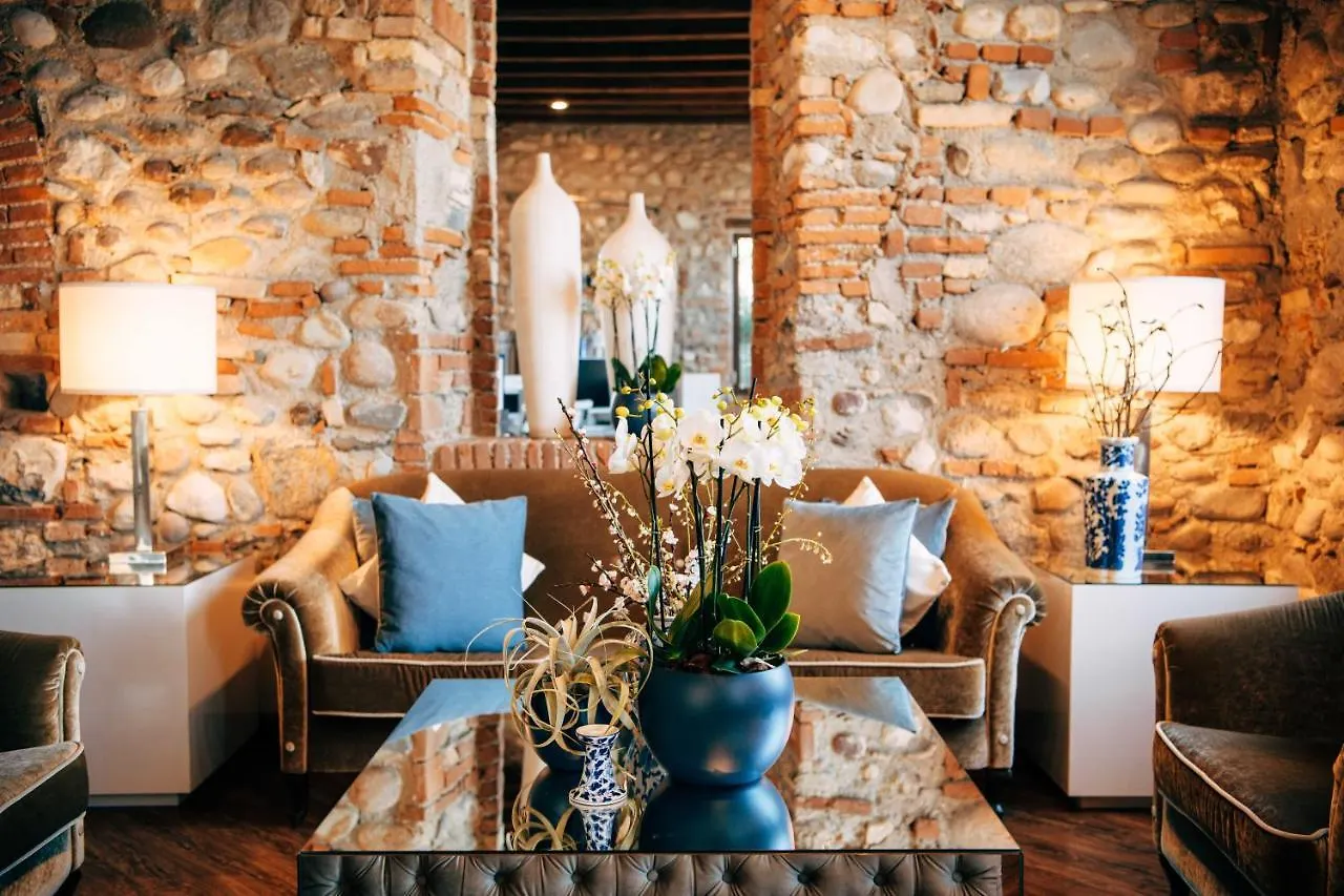 Вилла Borgo Il Mezzanino Сало Фермерский дом